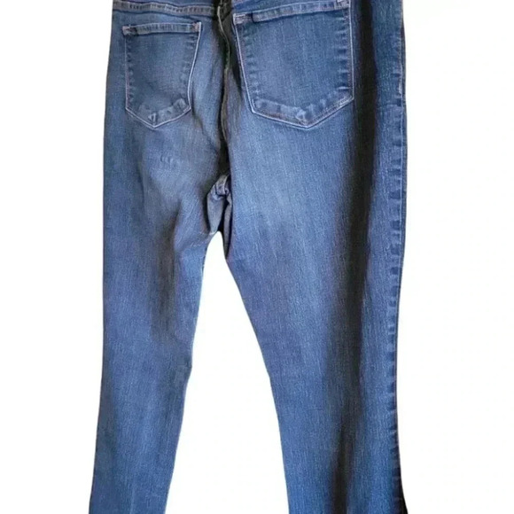 Old Navy Woman's Mid Rise Jeans size 14 long - Picture 2 of 8